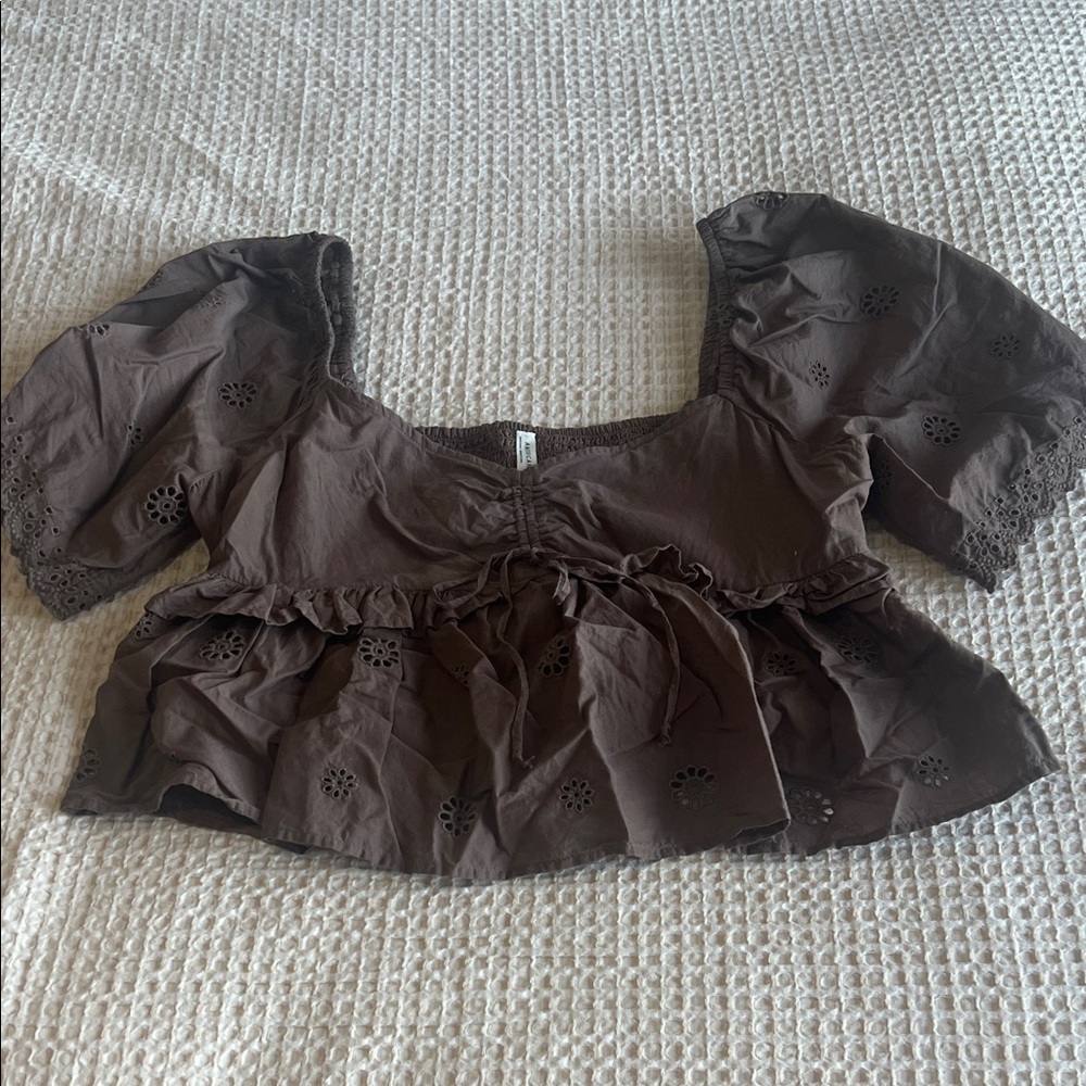 American Eagle Outfitters Brown Eyelet Puff Sleeve Crop Top